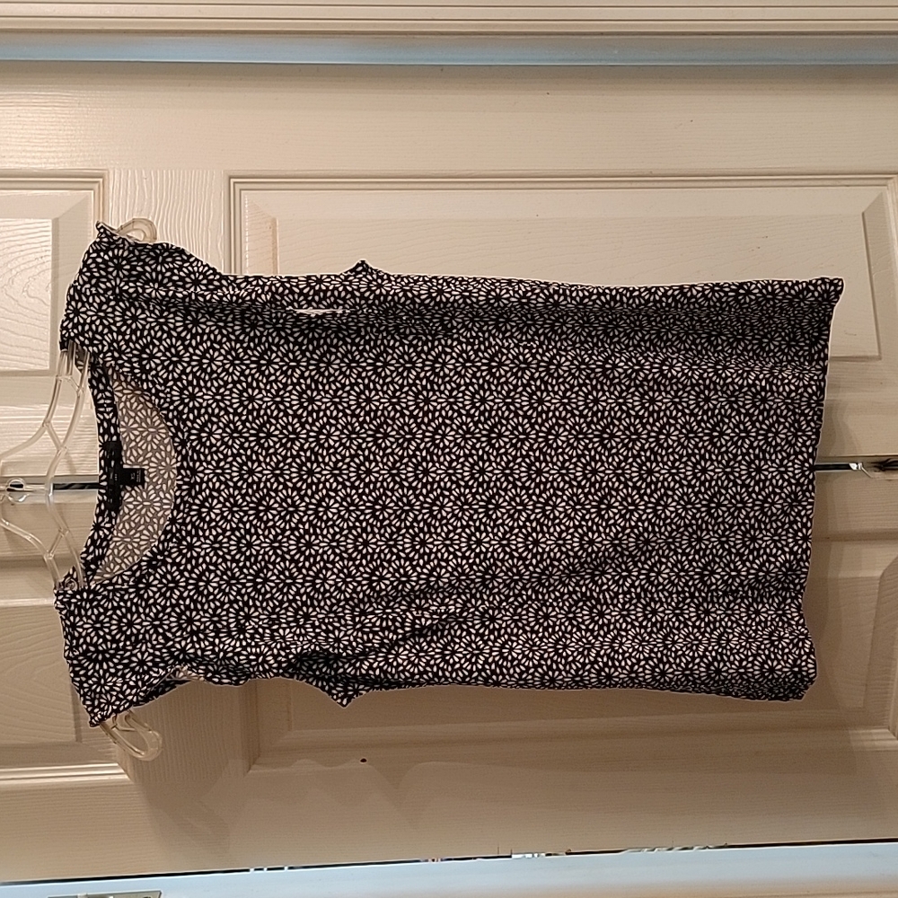 XS Sleevless dressy top